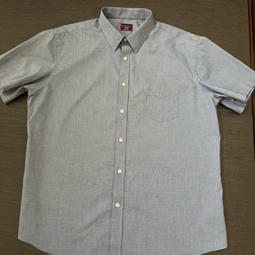 UNTUCKit Wrinkle-Free Short-Sleeve Light Blue (chambray) Shirt